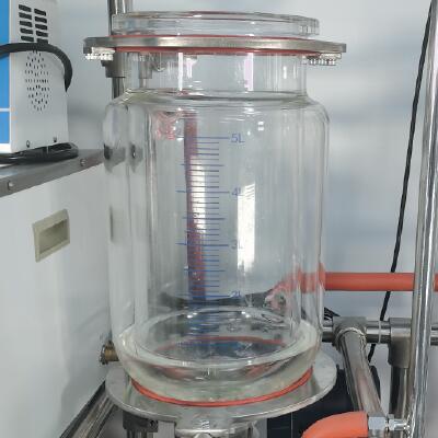 Stainless Steel Molecular Distillation For Essential Oil Extraction detail - Jacket feeding tank, jacket can through fluid to warm material in advance