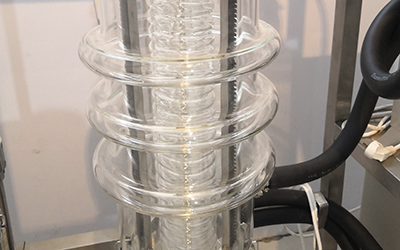 Wiped Film molecular distillation for CBD oil detail - Main evaporator - jacketed evaporator, serpentine condensation coil to improve condenser area, SS316 with graphite composite material scraper, 300°C high temperature resistance.